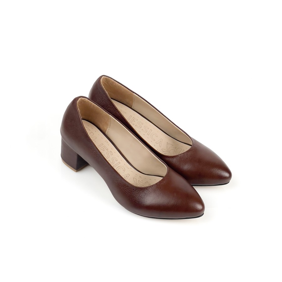  شوز حريمي جلد طبيعي لون بني بفرش جلد ونعل خفيف بكعب 4 سم شكل كلاسيك