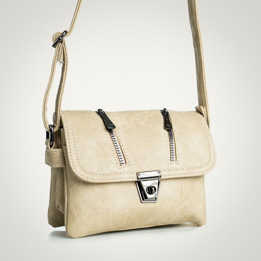  شنطة جلد إيطالي مستورد بيج بجيوب داخلية مقاس 16×20