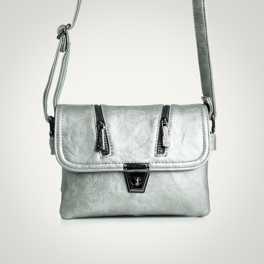 شنطة جلد إيطالي مستورد فضي بجيوب داخلية مقاس 16×20